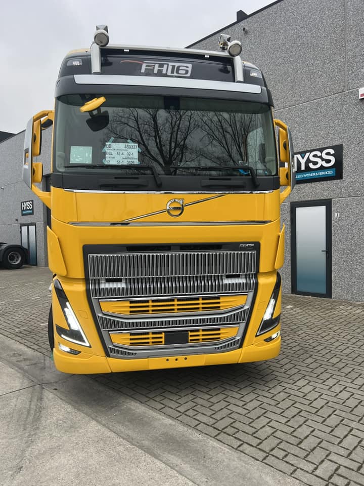 Tracteur Volvo équipé de Mouvex Hydrive 2020