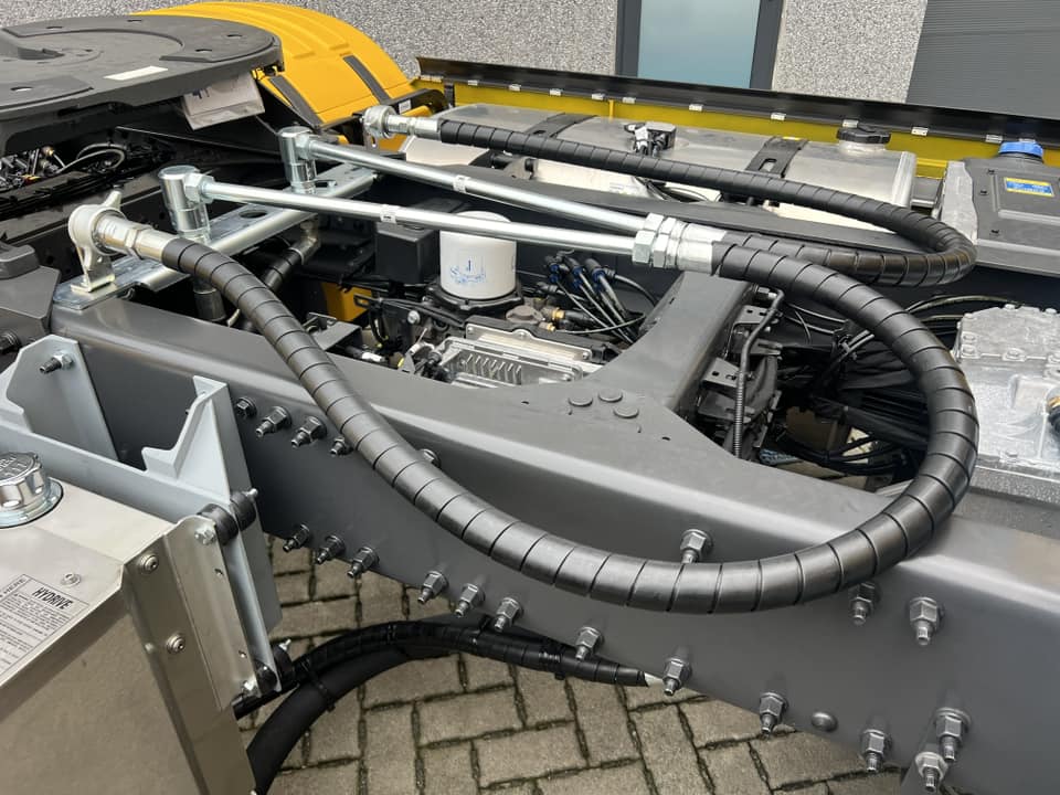 Volvo trekker voorzien van een Mouvex Hydrive 2020