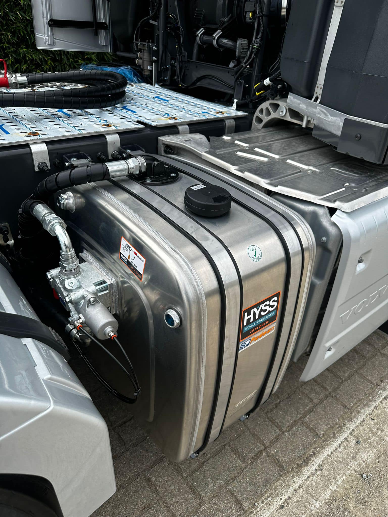 Hydraulische installatie op een Volvo