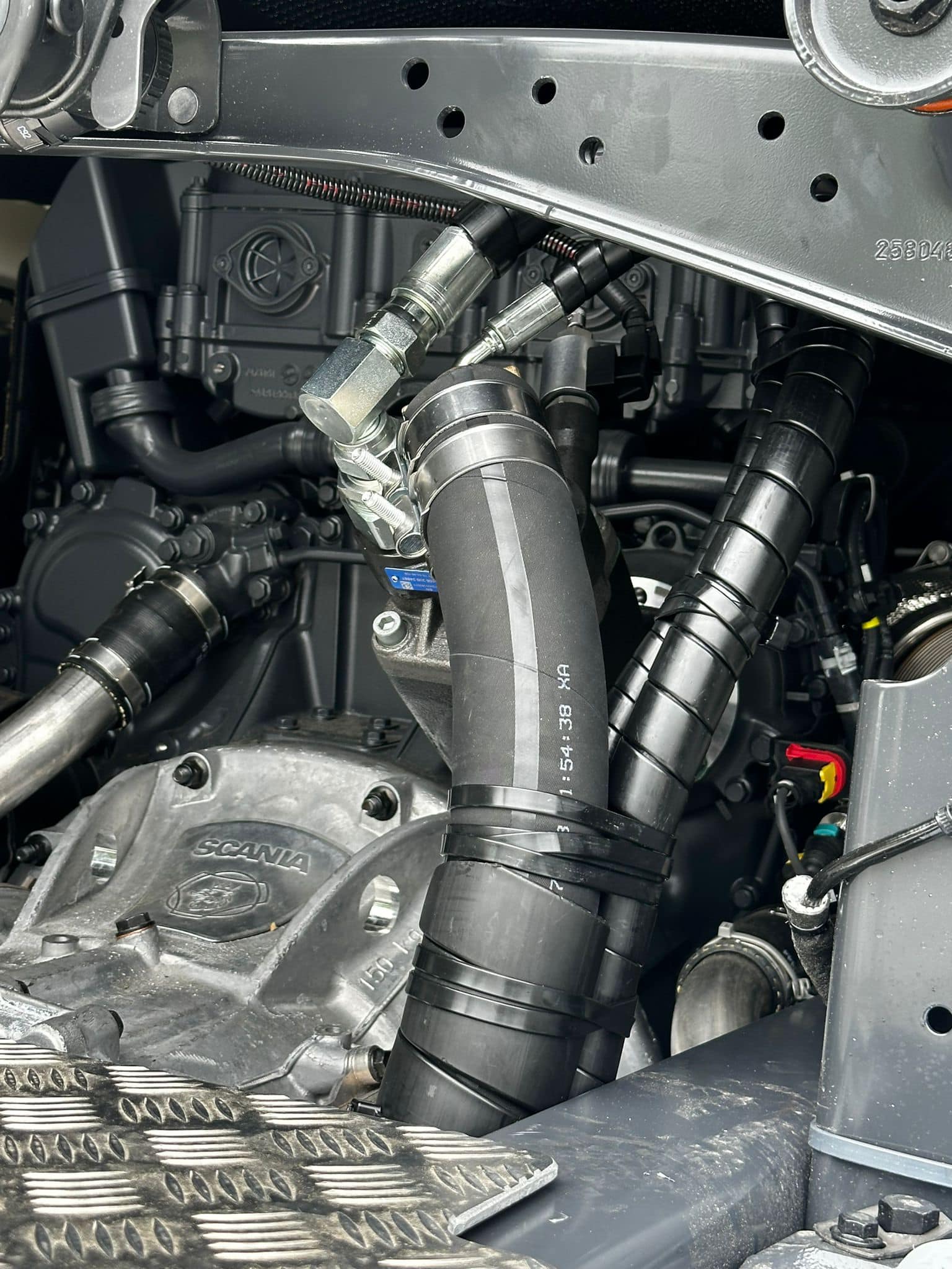 Tracteur Scania 4×2 équipé d’une benne basculante