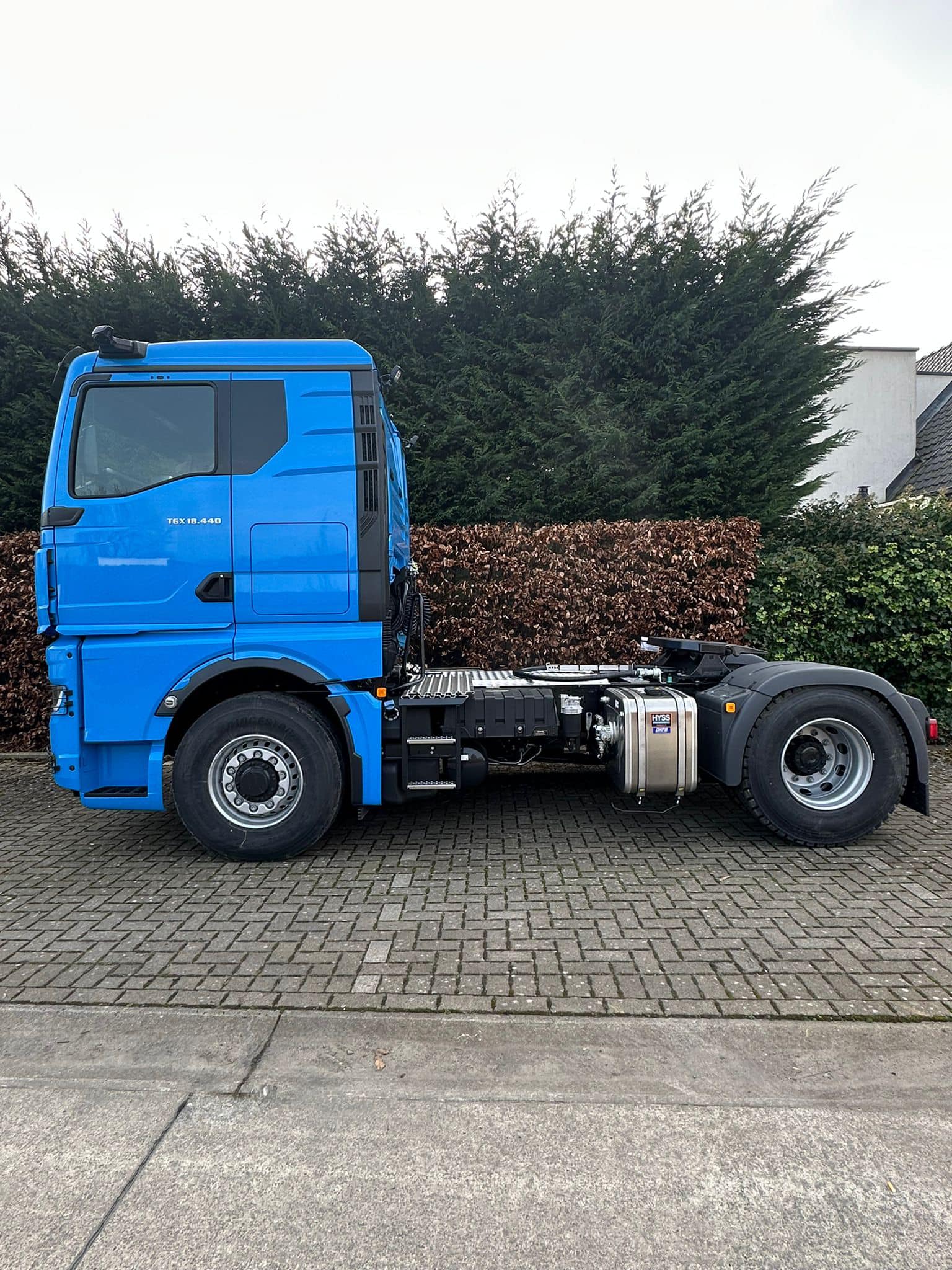 MAN voorzien van een hydraulische installatie